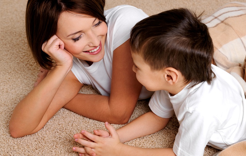 Mio figlio parla poco e male. Che fare?